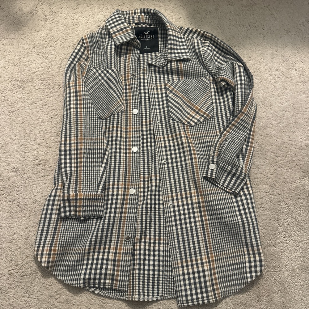 Hollister women Plaid Shirt - Black, White, and Tan